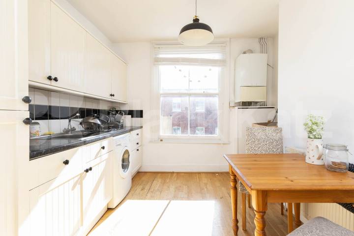large split level 2 bedroom property with terrace in the heart of Crouch End The Broadway, Crouch End